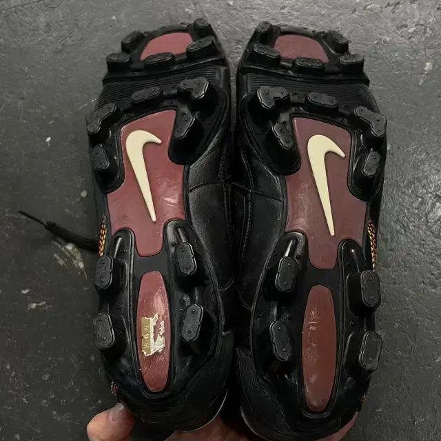 260 NIKE ティエンポ R 10 ホナウジーニョ HG サッカーシューズ 体幹トレーニング フットサルクラブ