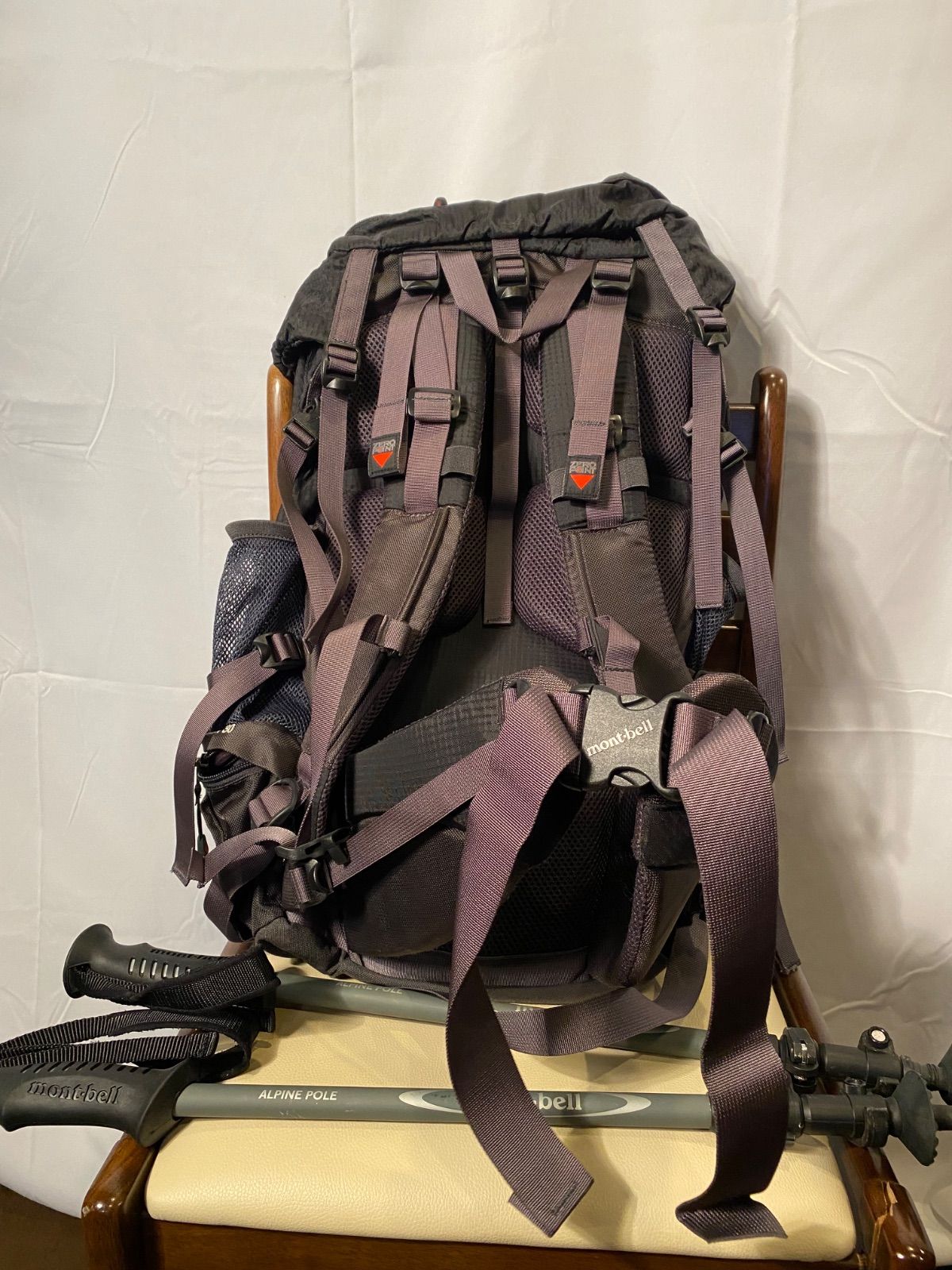 美品】モンベル ZERO POINT KITRA PACK 30 登山リュック ストック付 