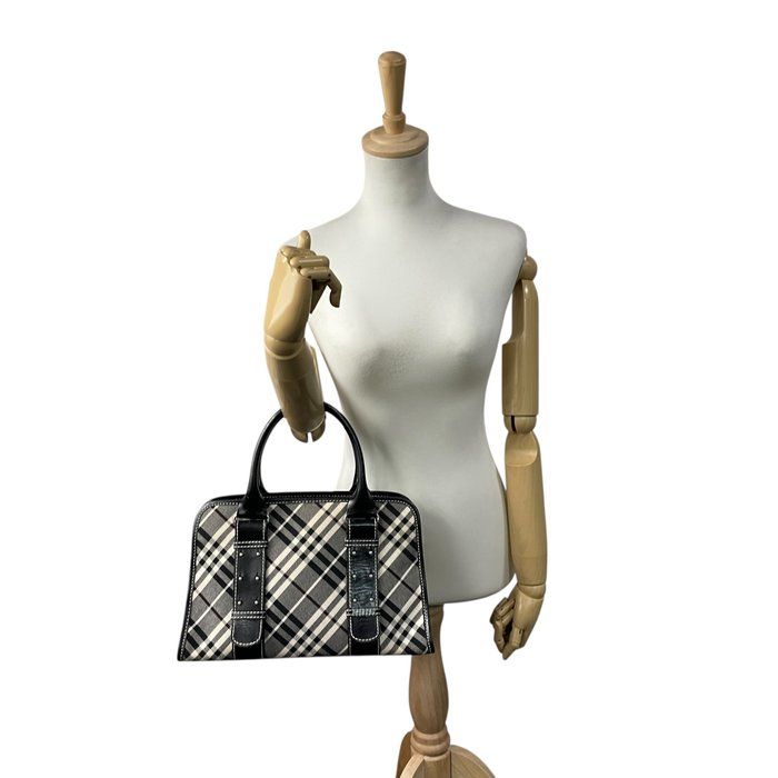 ［美品］バーバリー　ブルーレーベル　チェック柄キャンバスハンドバッグ 美品 BURBERRY BLUE LABEL バーバリー ブルーレーベル ノバチェック