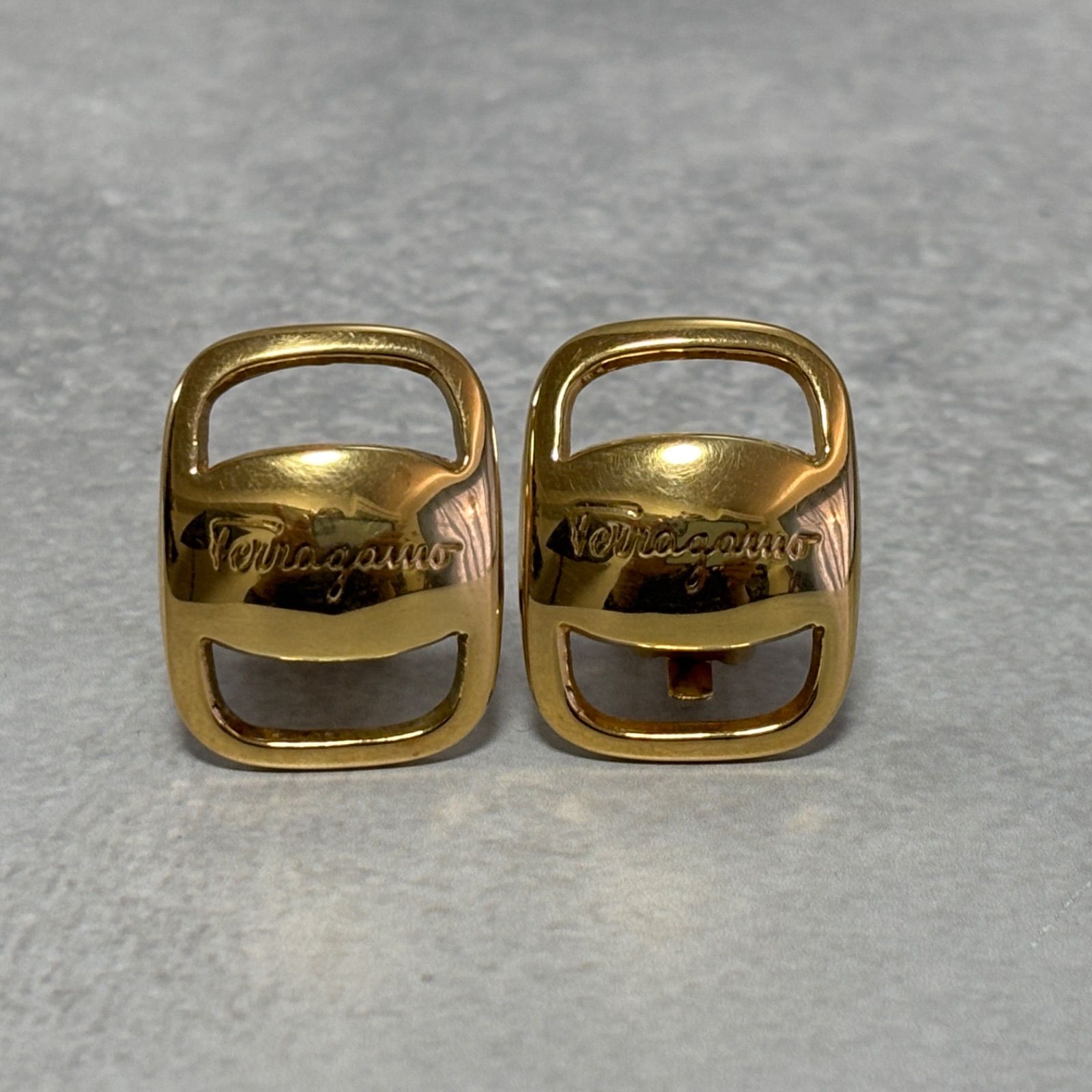 Salvatore Ferragamo サルヴァトーレフェラガモ イヤリング ヴァラモチーフ ゴールドカラー クリップ レディース ヴィンテージ アクセサリー 両耳