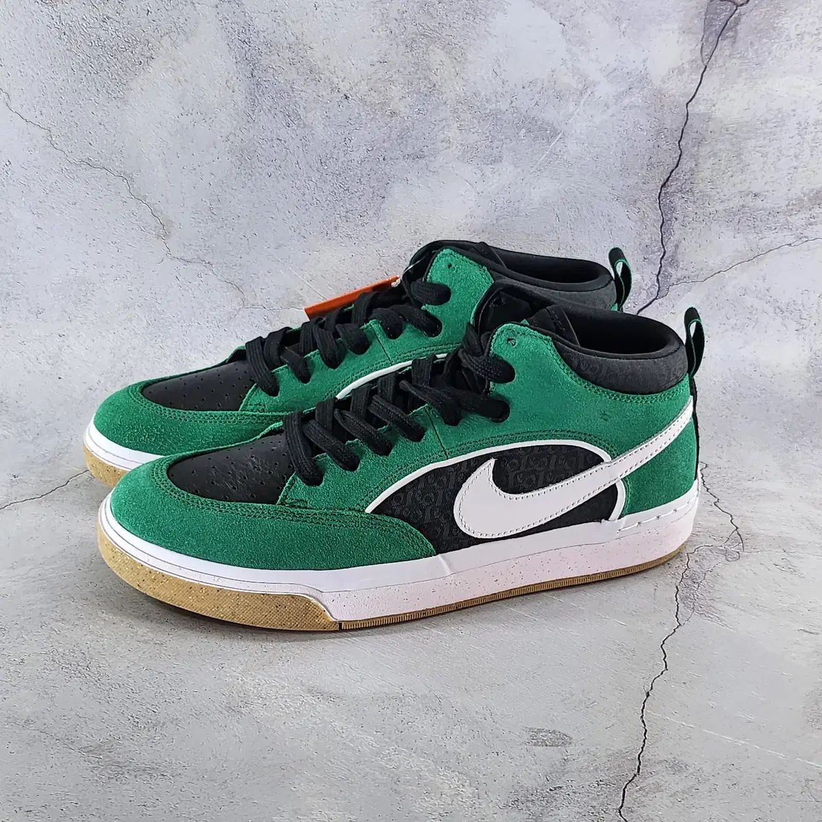 ナイキ 27.5 cm SB リアクト レオ DX 4361-301