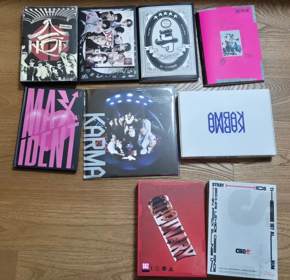 Stray Kids(ストレイキッズ・スキズ・SKZ) アルバム開封済み (トレカ数