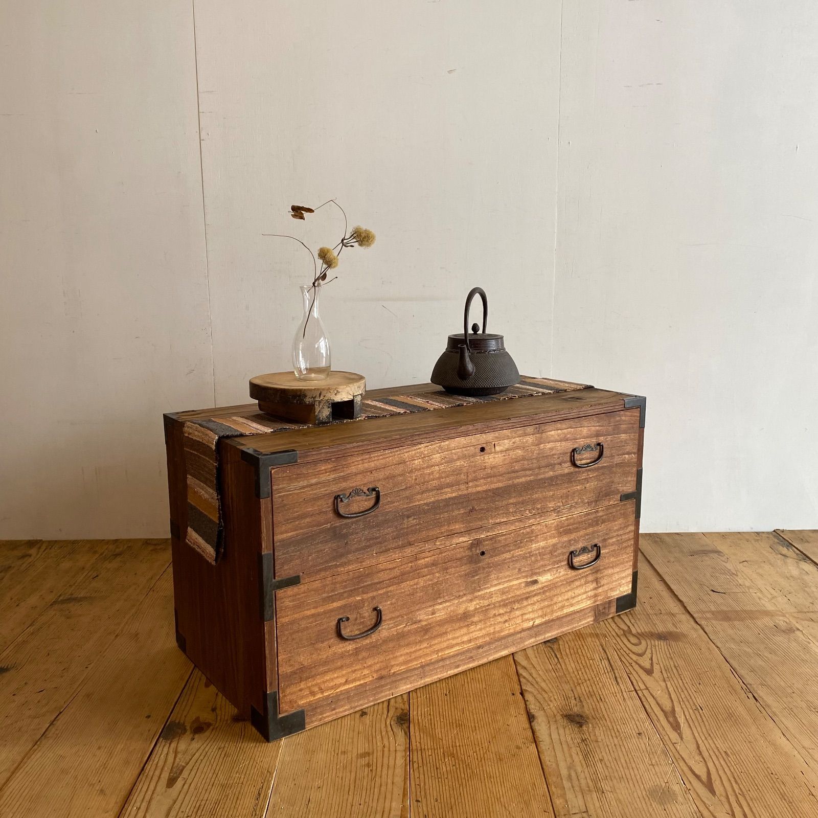 アンティーク チェスト 箪笥 テレビ台 ローボード 無垢材 シャビー 昭和レトロ アンティーク チェスト 箪笥 ローボード テレビ台 昭和レトロ 古家具
