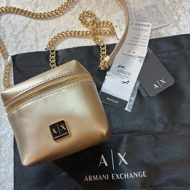 アルマーニ A|X ARMANIEXCHANGE A|Xロゴ ゴールドチェーン ミニショルダーバッグ