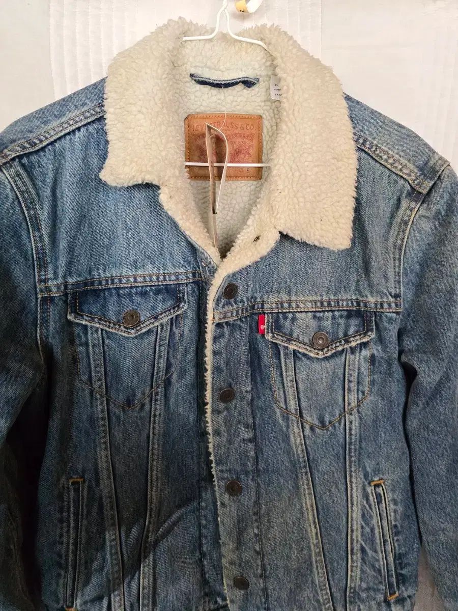リーバイス シープスキン デニムジャケット ショップからお知らせ