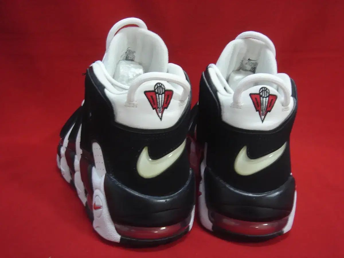  280 NIKE ナイキ モア アップテンポ スカティピファン スニーカー 靴