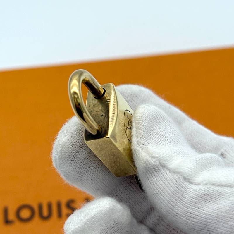 LOUIS VUITTON パドロック 鍵のみ 大量セット 45本 /ヴィトン LOUIS VUITTON ルイ・ヴィトン パドロック カデナ キー 6個