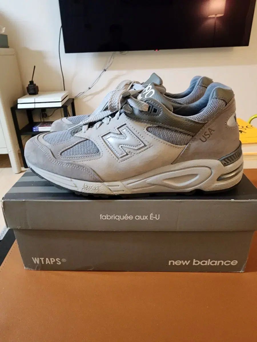 ニュー ンス ダブルタップス 990 v 2 グレー 270