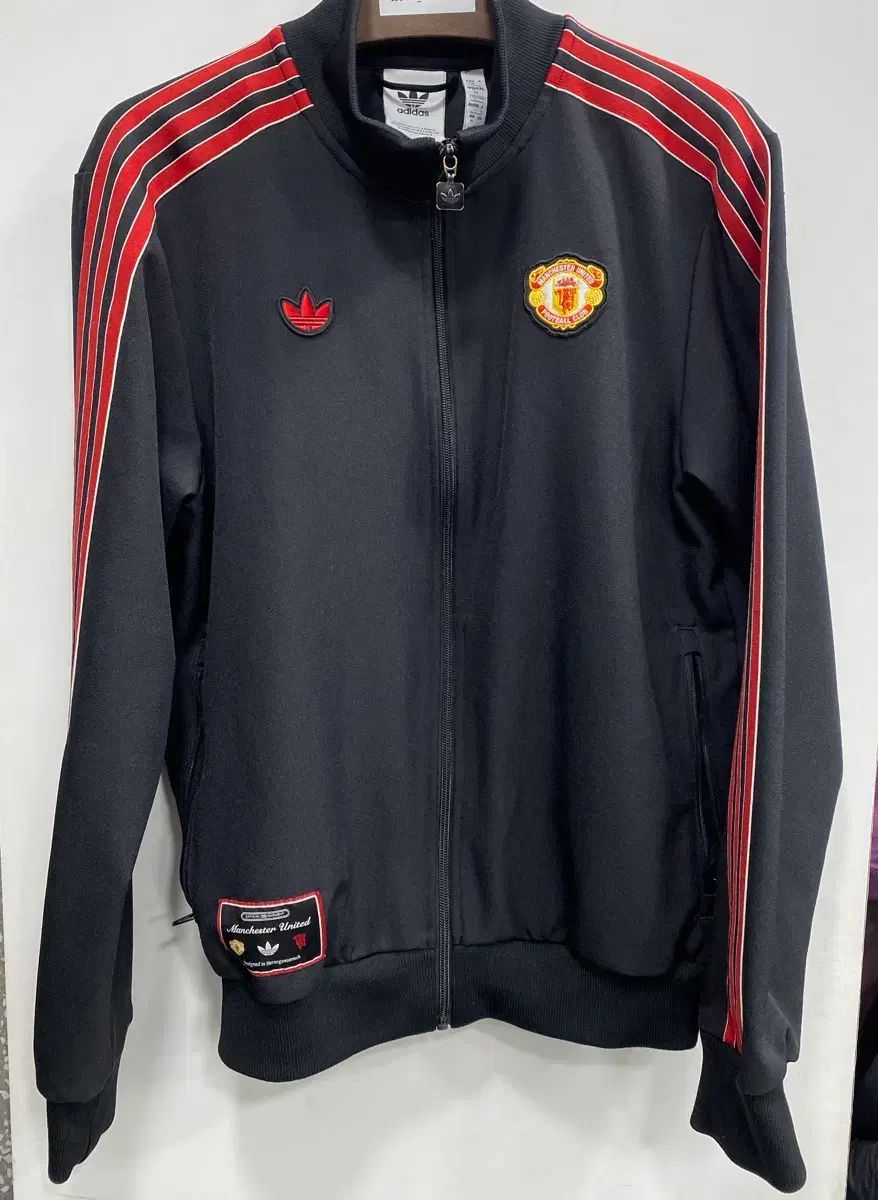 Mオススメ|ゴールデンサイズ adidas ファイヤーバード MANCHESTER UNITED FC トラックジャージ ジャージ 黒赤