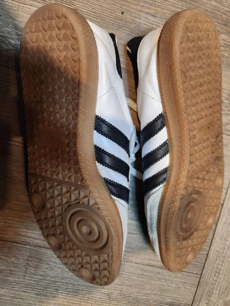 245 mm アディダス サンバ デコン