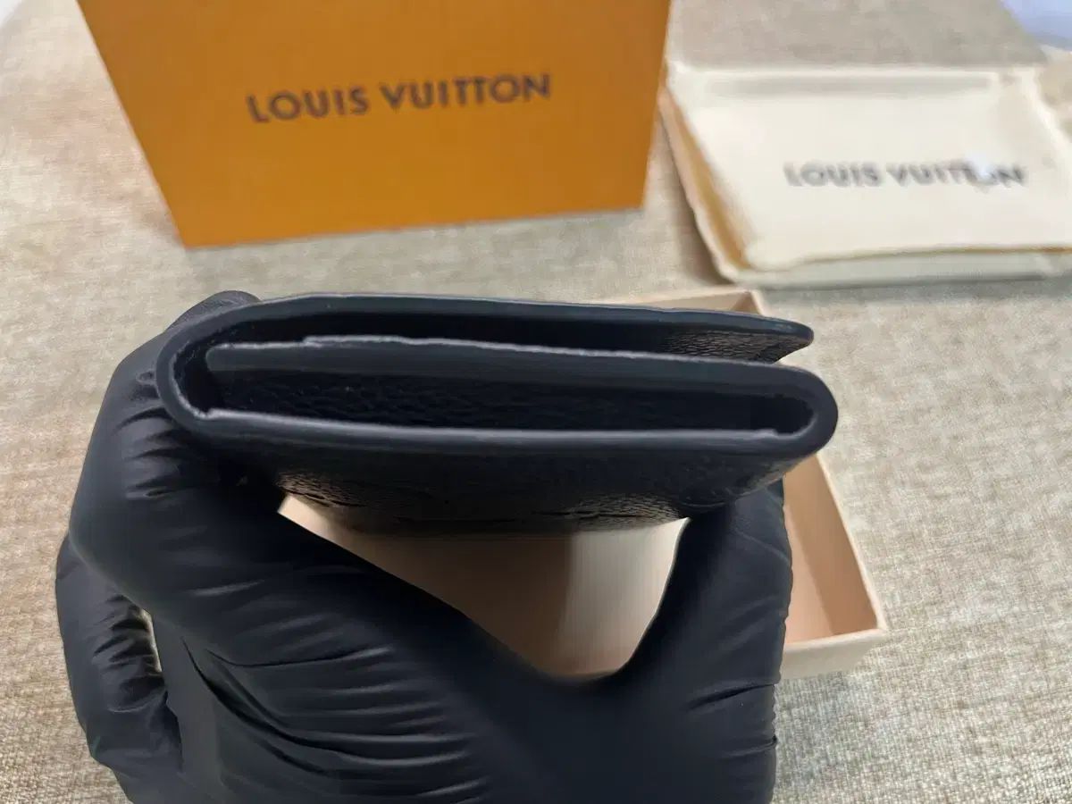 Vuitton ルイヴィトン