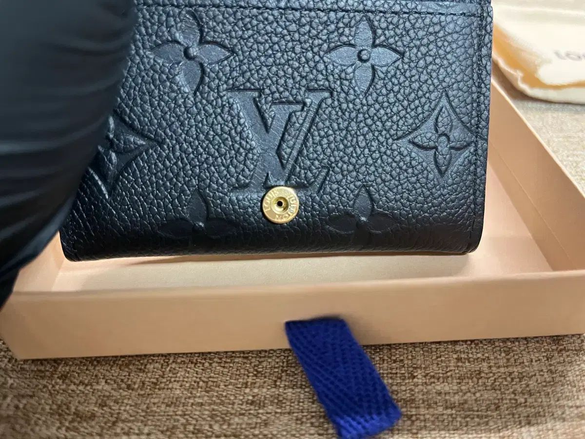  S級| | Louis Vuitton ルイヴィトン エンボス 二つ折り財布 長財布 小物