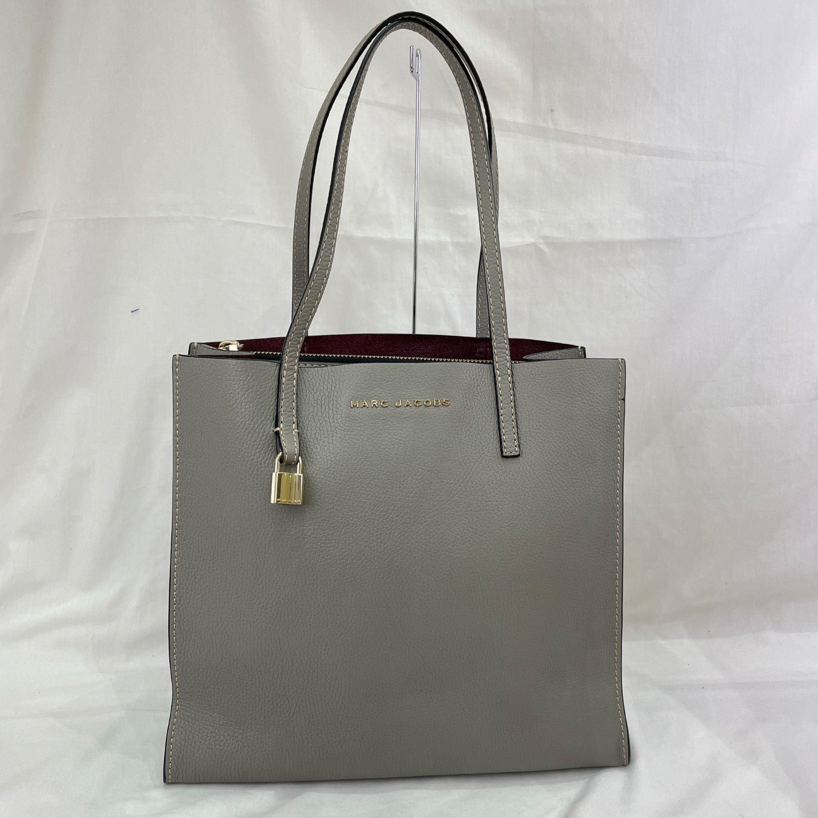 松前235 MARC JACOBS マークジェイコブス トートバッグ グレー系 レザー ゴールド金具 ショルダー 肩掛け ビジネス 仕事 仕切り 可愛い レディース ウィメンズ シンプル かんてい局松前R 56号店