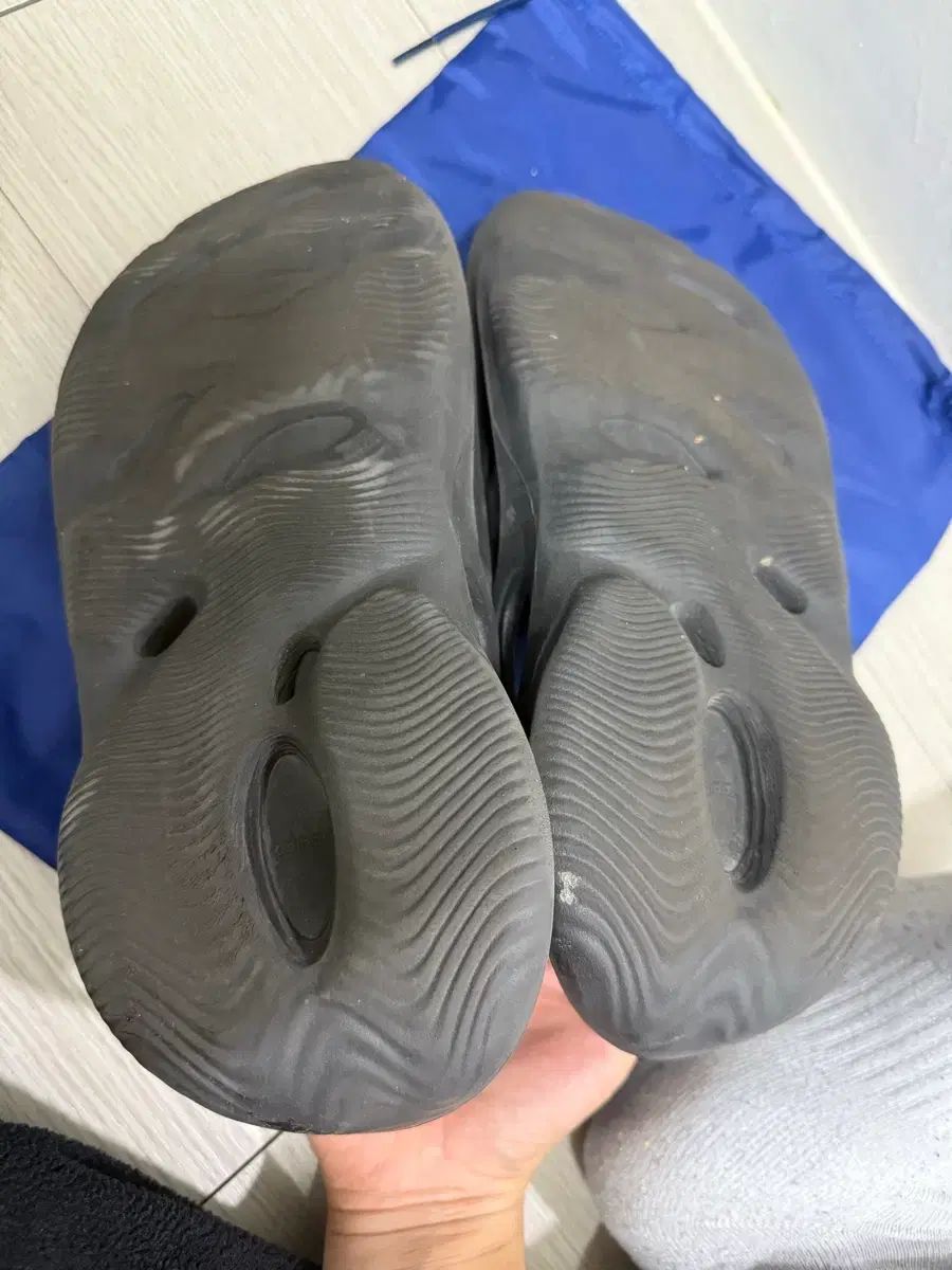 イージー フォームランナー 265 255