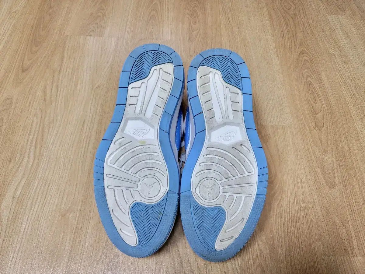 ユニバーシティ