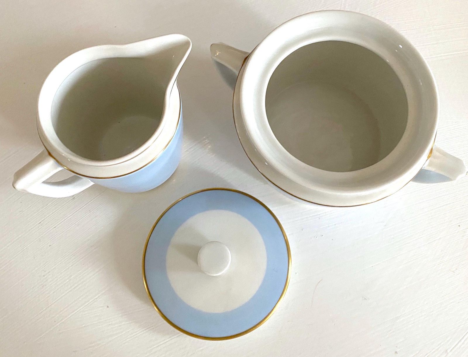 パステルブルー