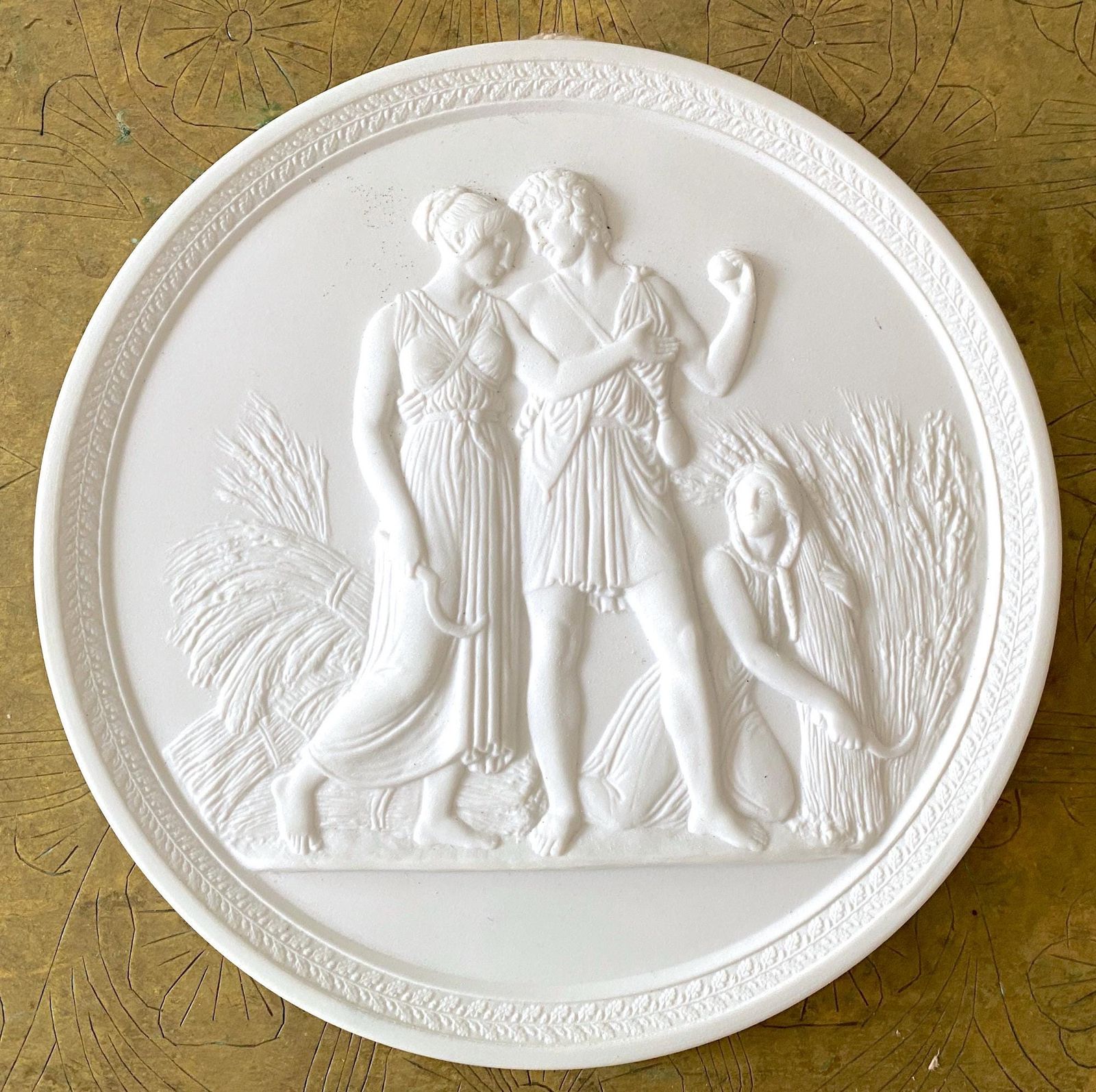 ロイヤルコペンハーゲン 壁掛けプレート 夏と青春 ビスク陶器レリーフ彫刻