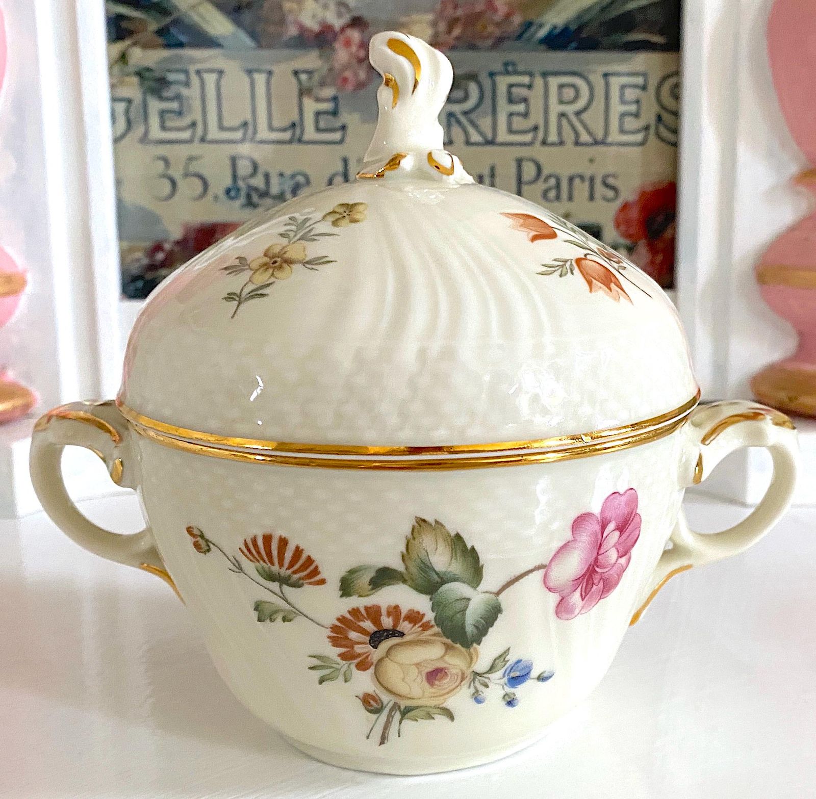 ロイヤルコペンハーゲン フリイセンボーロココ風花柄蓋付きシュガーボウルワイルドピンク芍薬柄1960年代ヴィンテージ