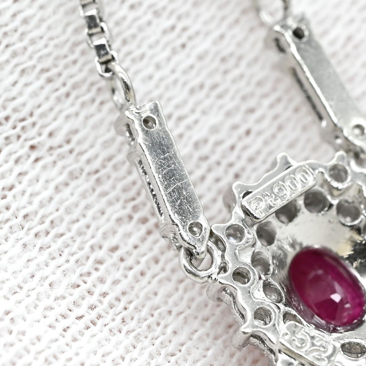 1粒 オーバルカット