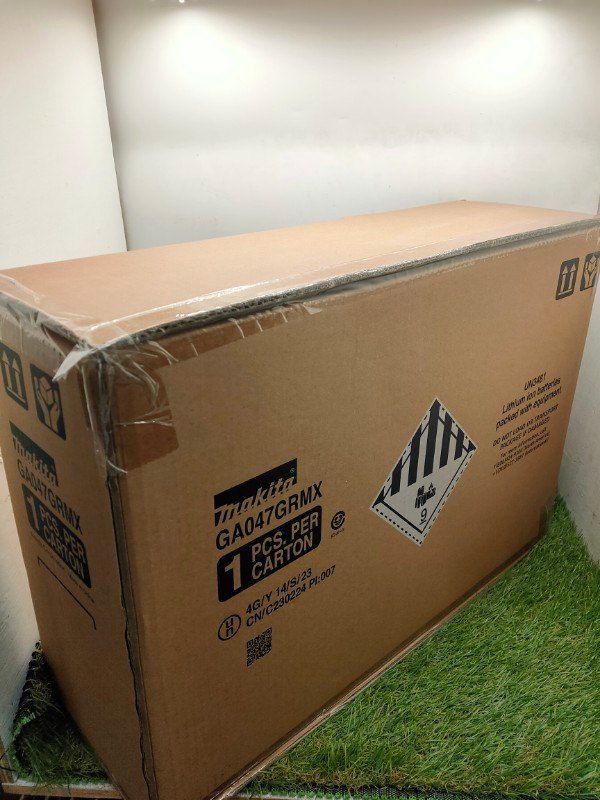 マキタ Makita １２５ミリ充電式ディスクグラインダ 40 Vmax 4 Ah バッテリ2本 充電器 ケース付 ♥