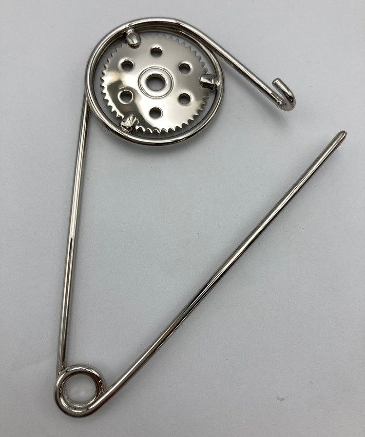 LOEWE ロエベ メカノピン ブローチ バッグチャーム 中古 D4 - メルカリ