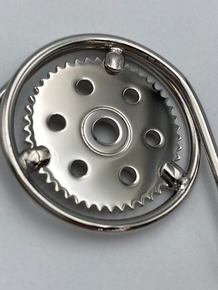 LOEWE ロエベ　メカノピン LOEWE - LOEWE ロエベ メカノピン ブローチ バッグチャーム 中古 D4の