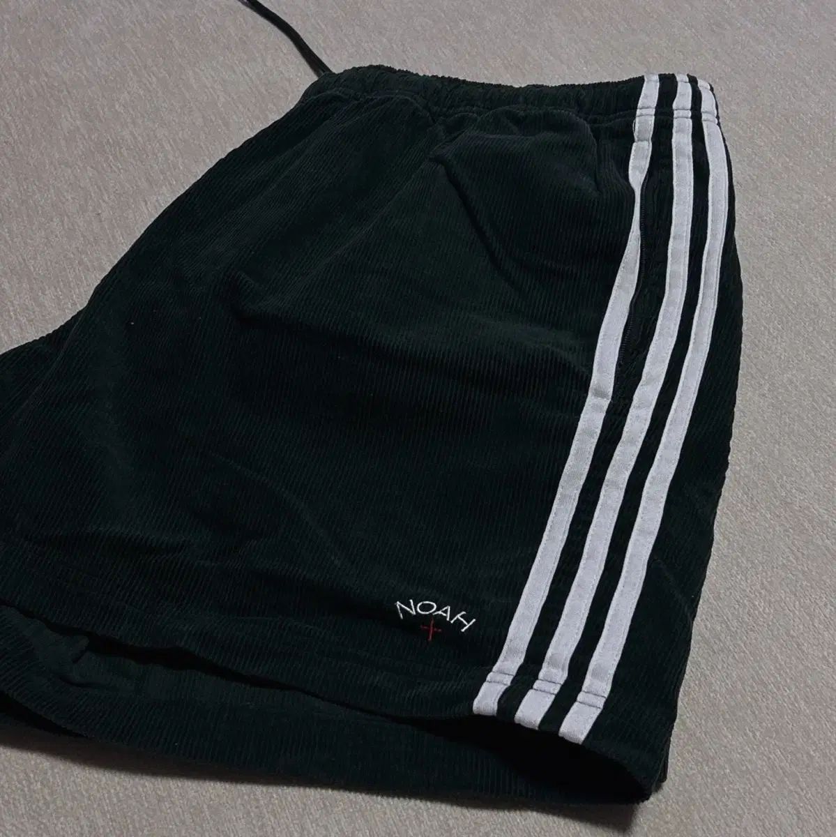 XL アディダス ノア コーデュロイ ハーフパンツ