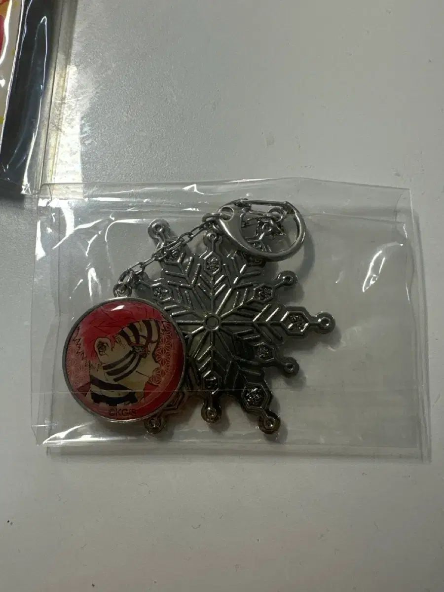 猗窩座 雪の花チャーム 日輪刀 キーホルダー