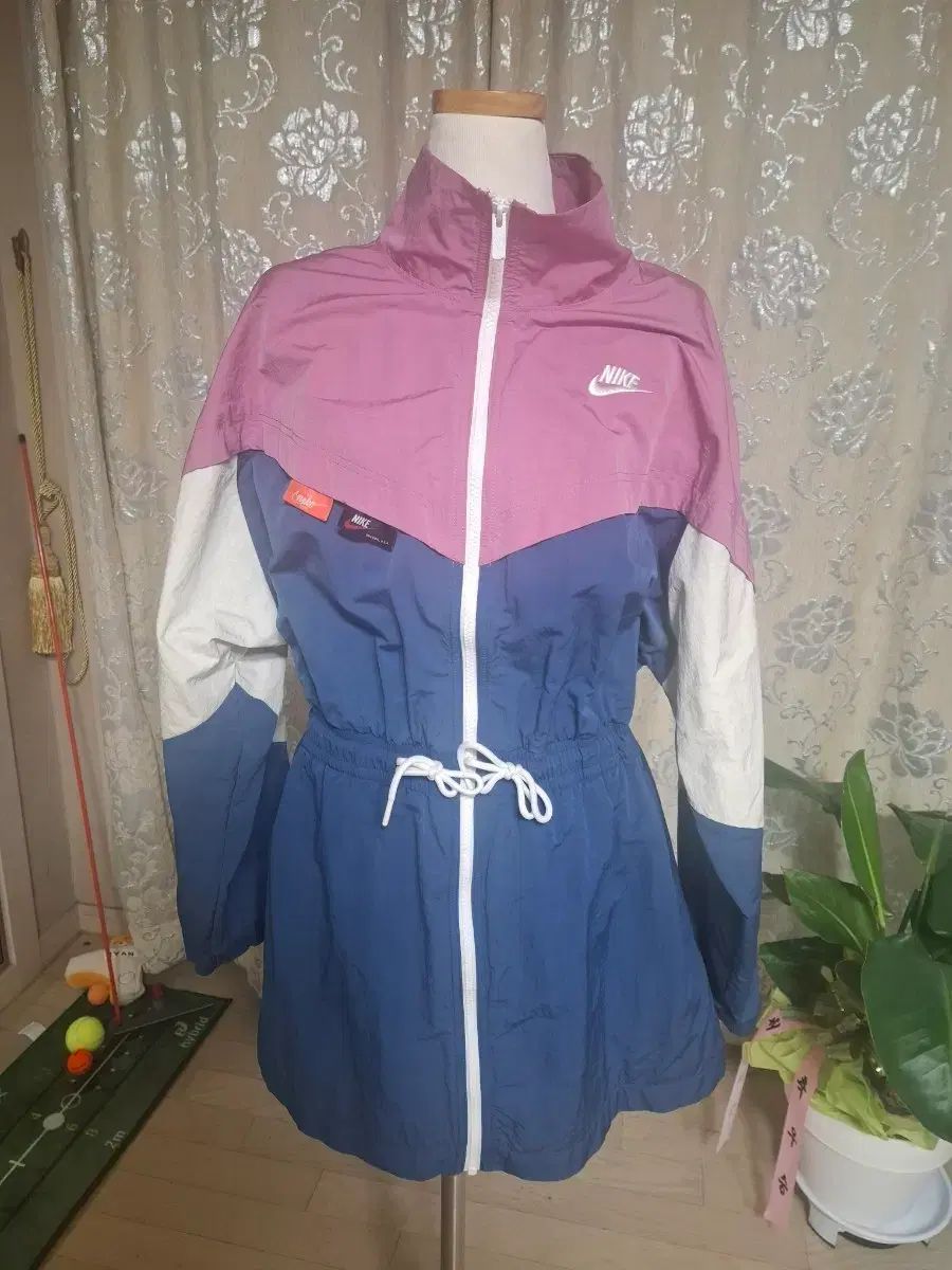 ナイキ ピンクブルー ウィンドブレーカー L