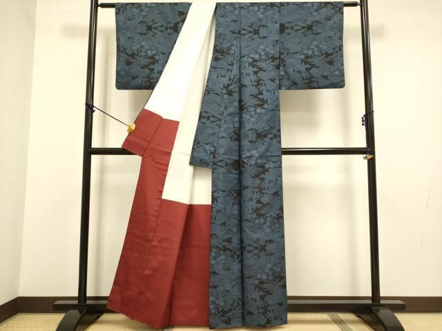 平和屋着物□本場大島紬 9マルキ 御所車花文 正絹 逸品 DABA8644du