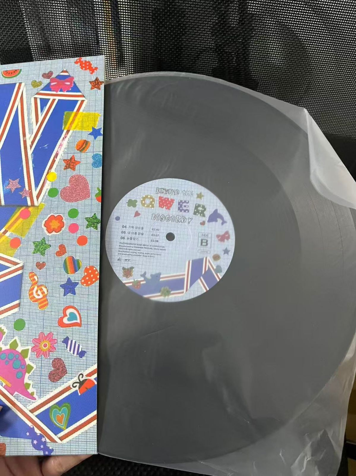 QWER 限定LP レコード Beyond the Discord特典トレカ付き QWER限定LP レコード Beyond the Discord 特典トレカ付き QWER 限定LP