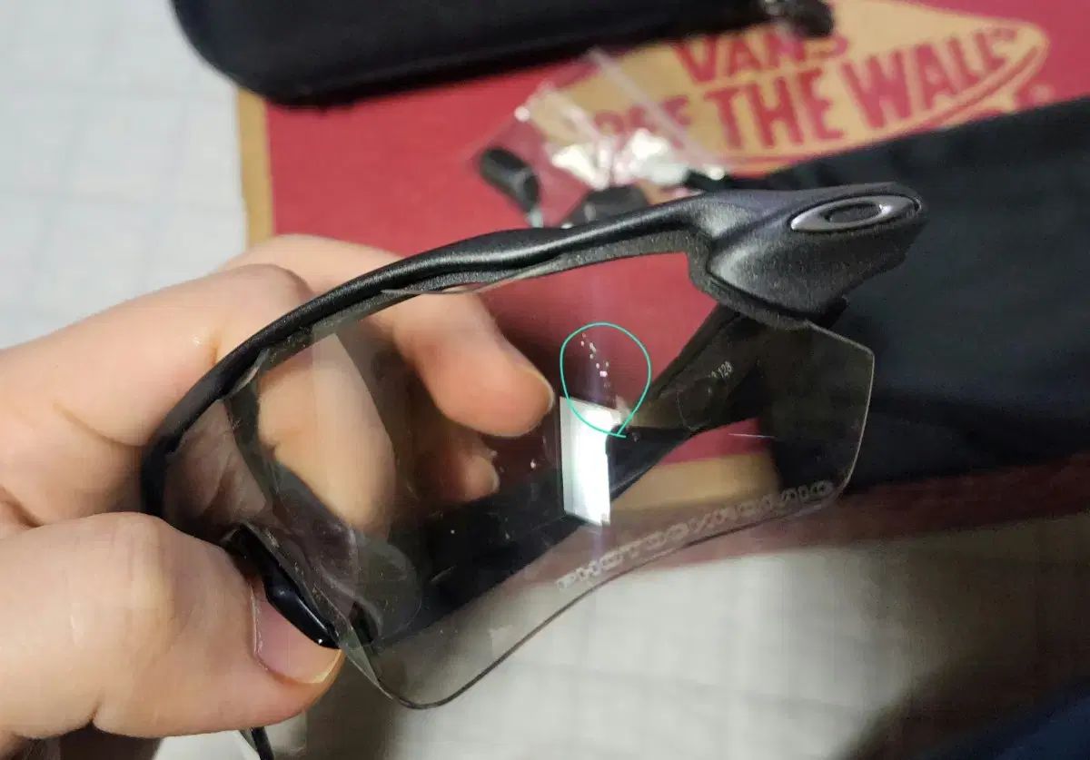 パス 変色レンズ