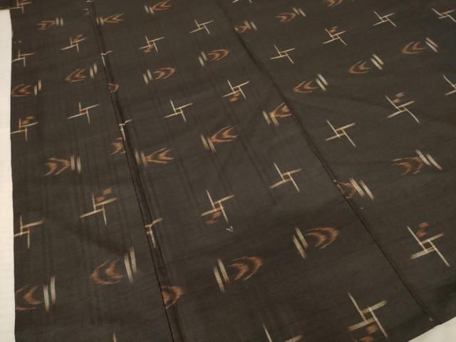 平和屋着物○国指定重要無形文化財 本場久米島紬 手織 琉球絣文様 正絹