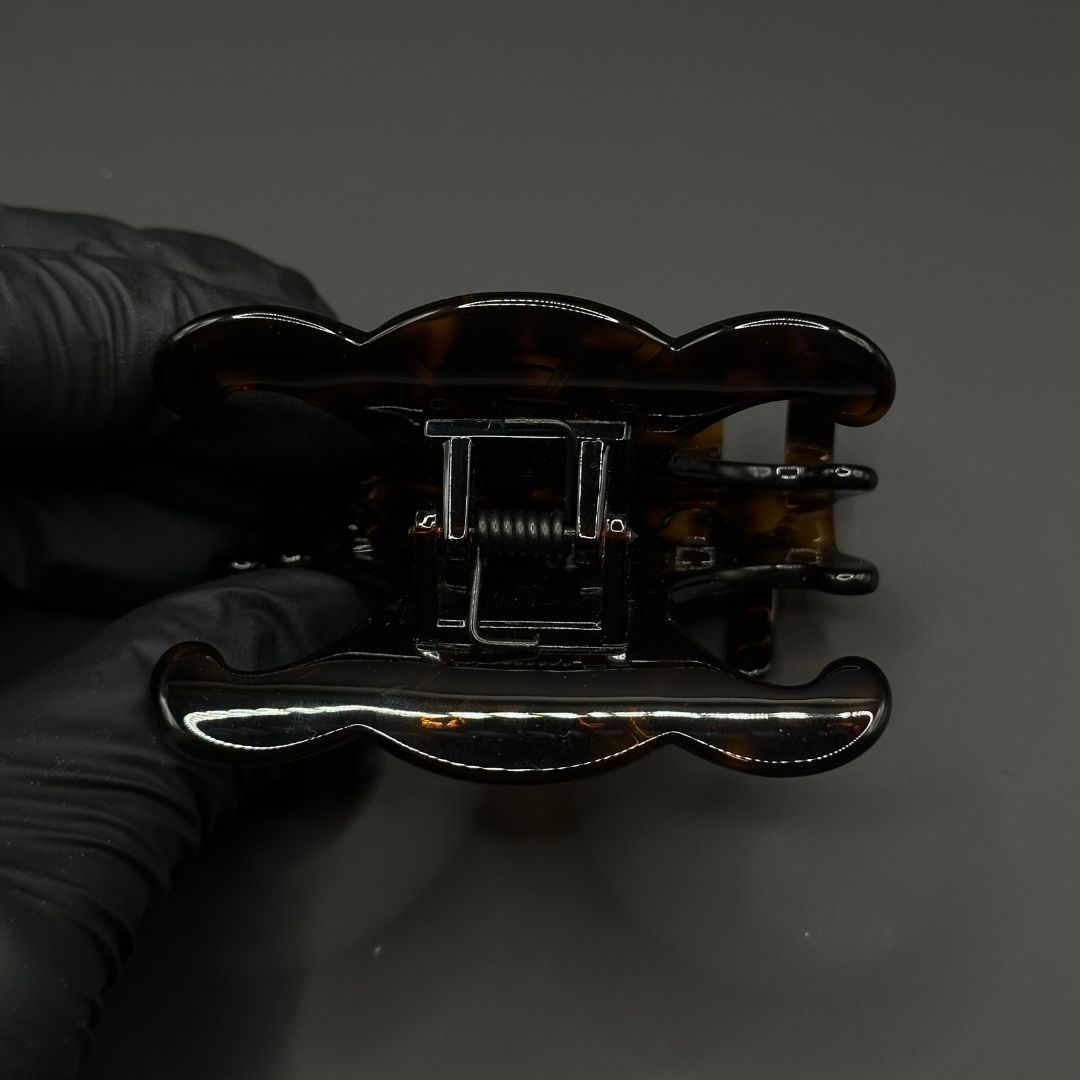 極美品】Celine トリオンフ ダークハバナ ヘアクリップ - メルカリ