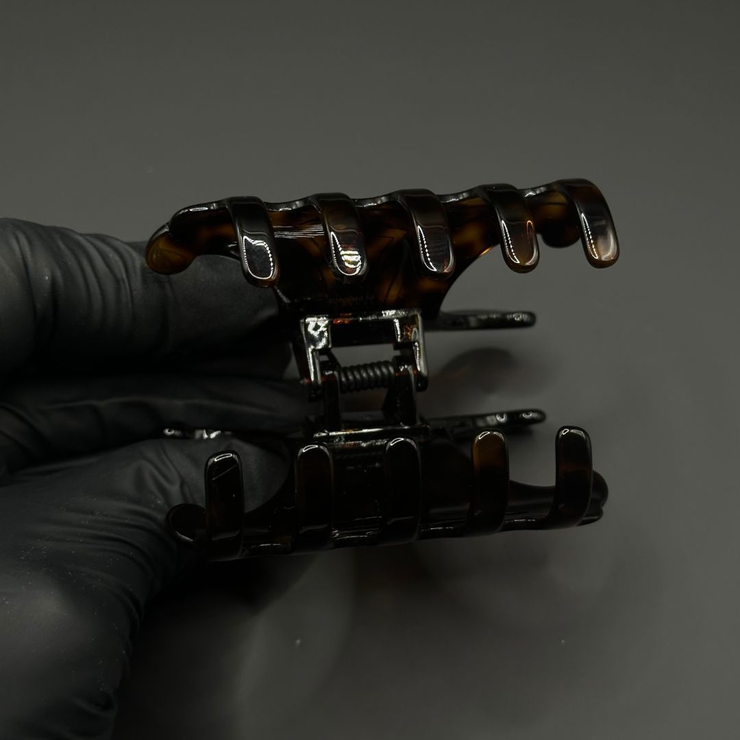 【新品未使用】CELINE/セリーヌ トリオンフ ヘアクリップ ダークハバナ 新品未使用】CELINE/セリーヌ トリオンフ ヘアクリップ ダークハバナ