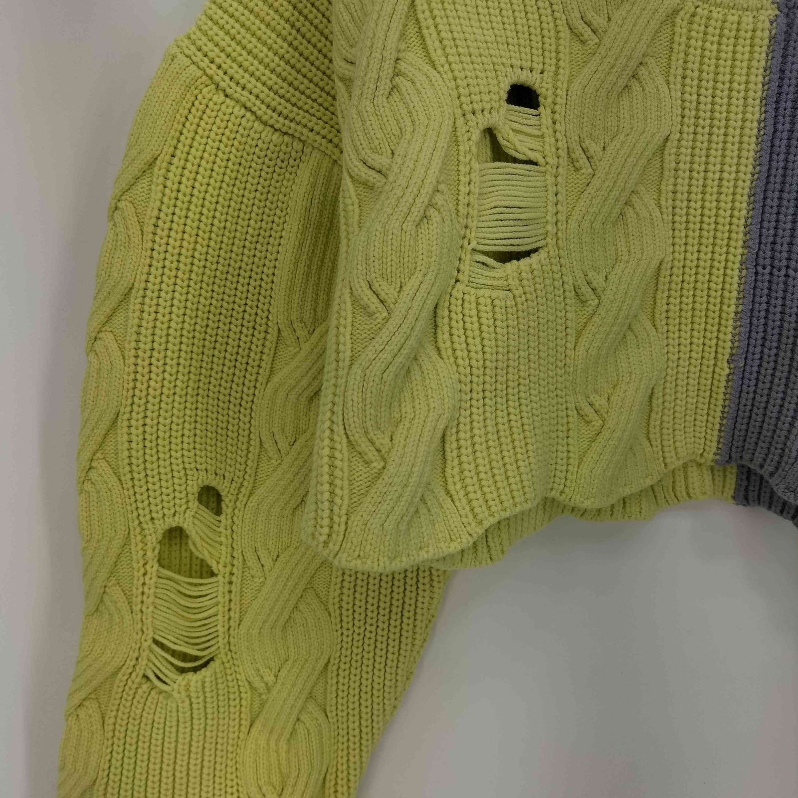 ユーズドフルギ USED古着 d'zzit Bi-color Damage Cable Short Knit