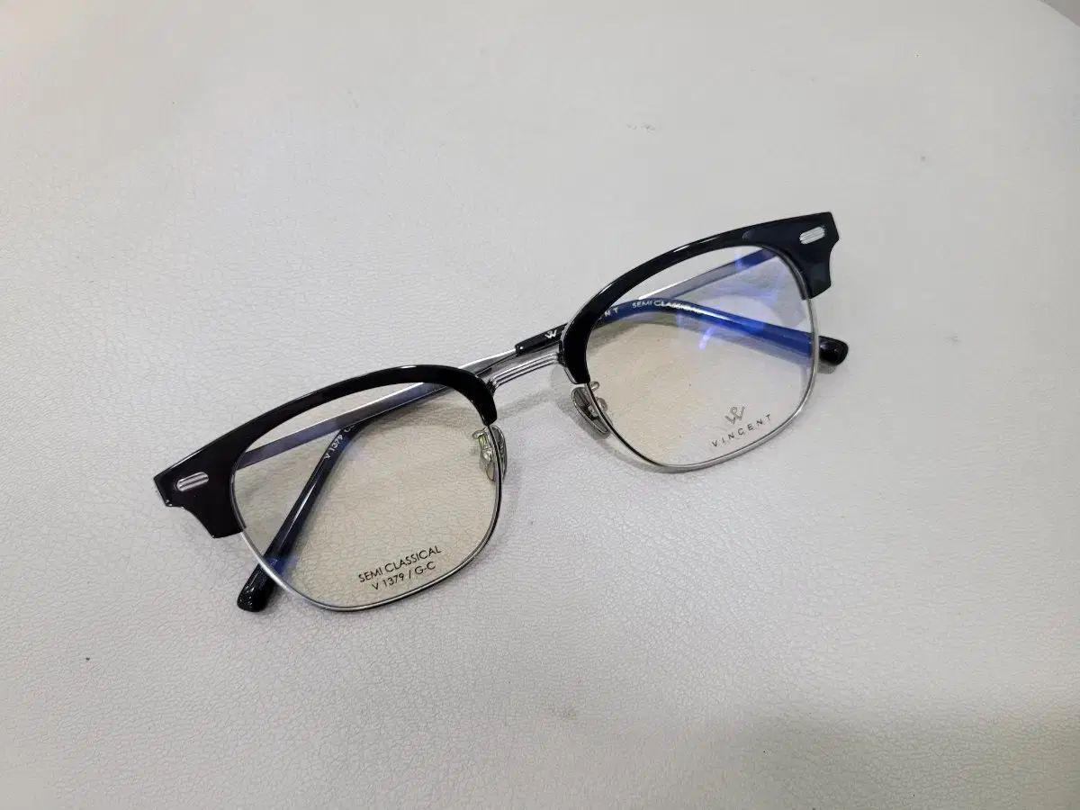 ビンセント1379 シルバーブローフレーム