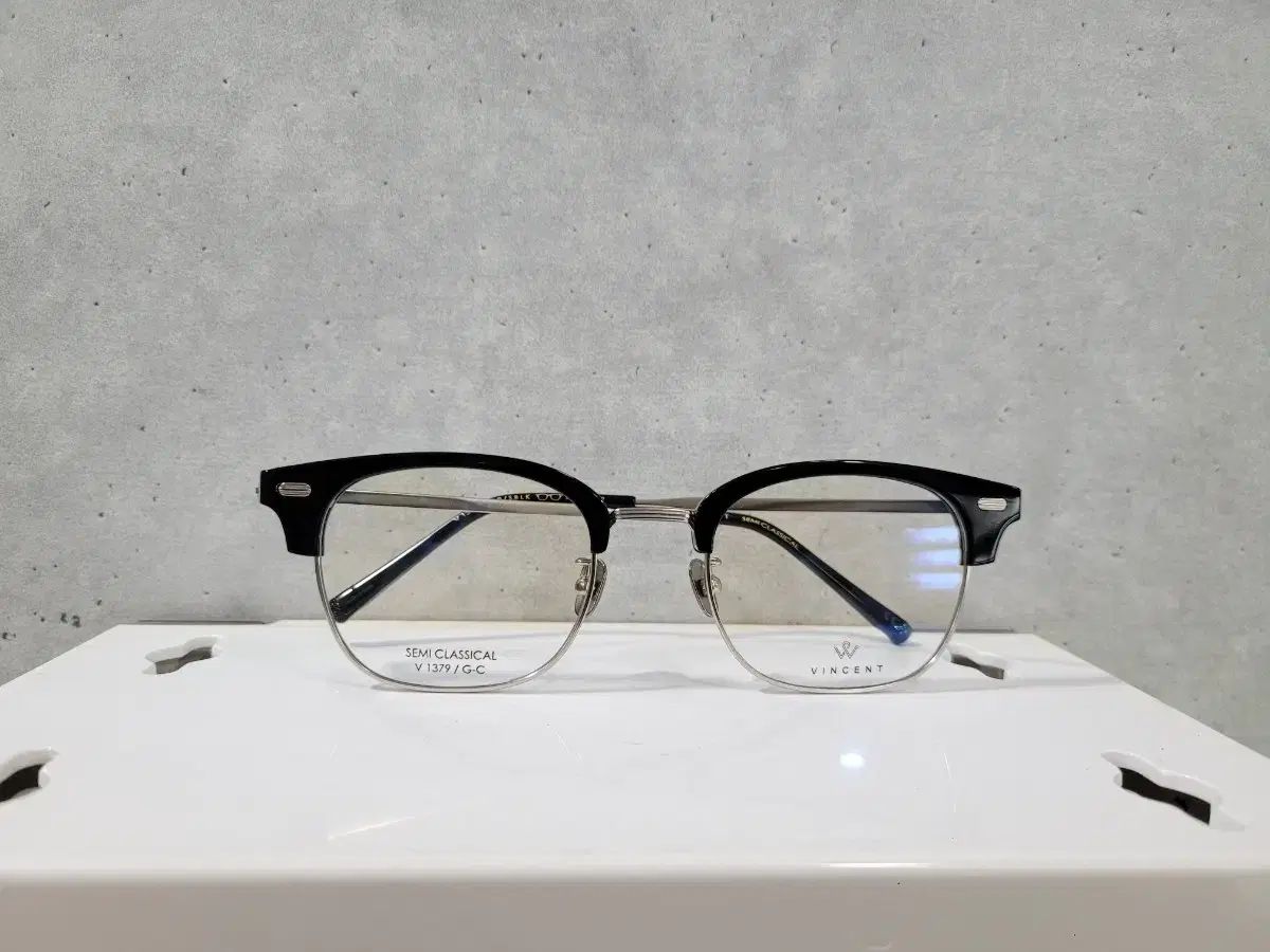 ビンセント1379 シルバーブローフレーム