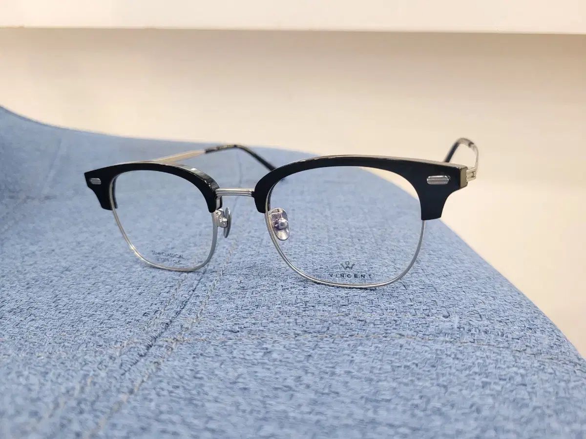 ビンセント1379 シルバーブローフレーム