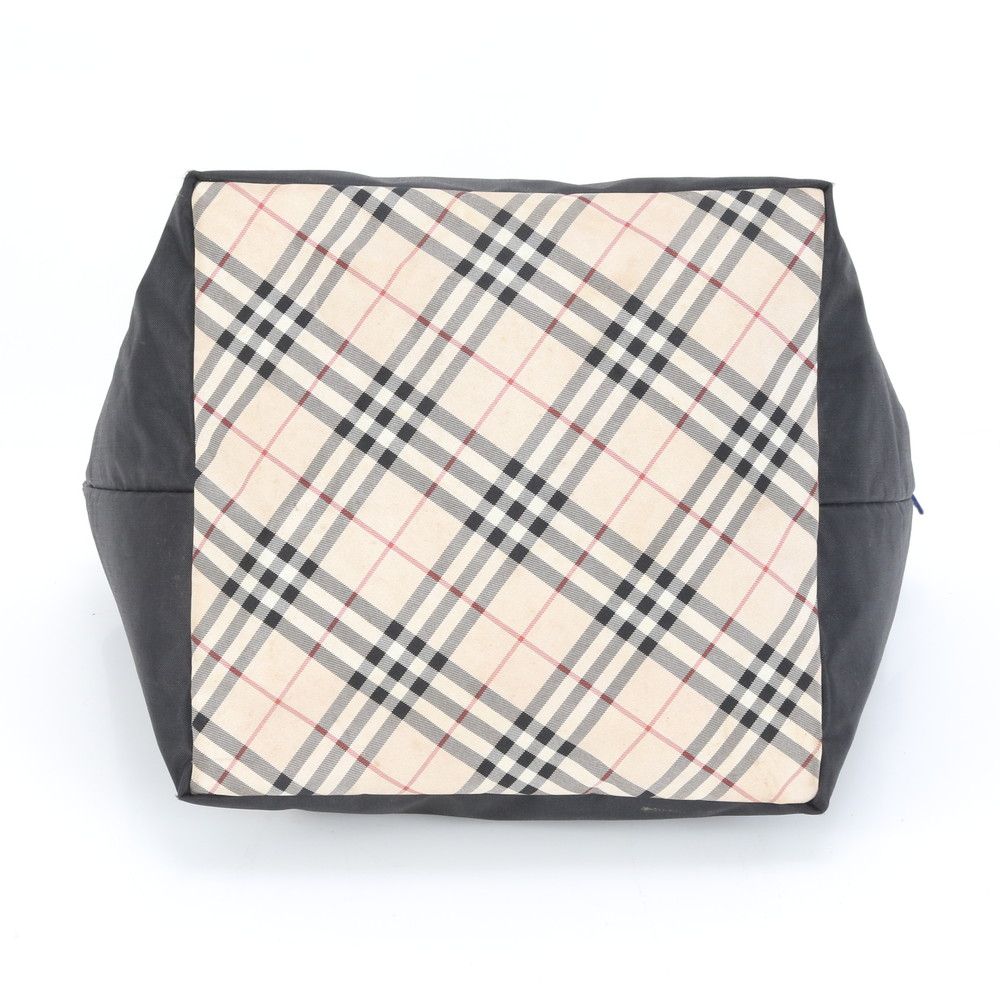 美品✨バーバリー トートバッグ ノバチェック 肩掛け リバーシブル 黒 A4可 バーバリー トートバッグ 肩掛け ノバチェック カーフレザー A4 可通勤