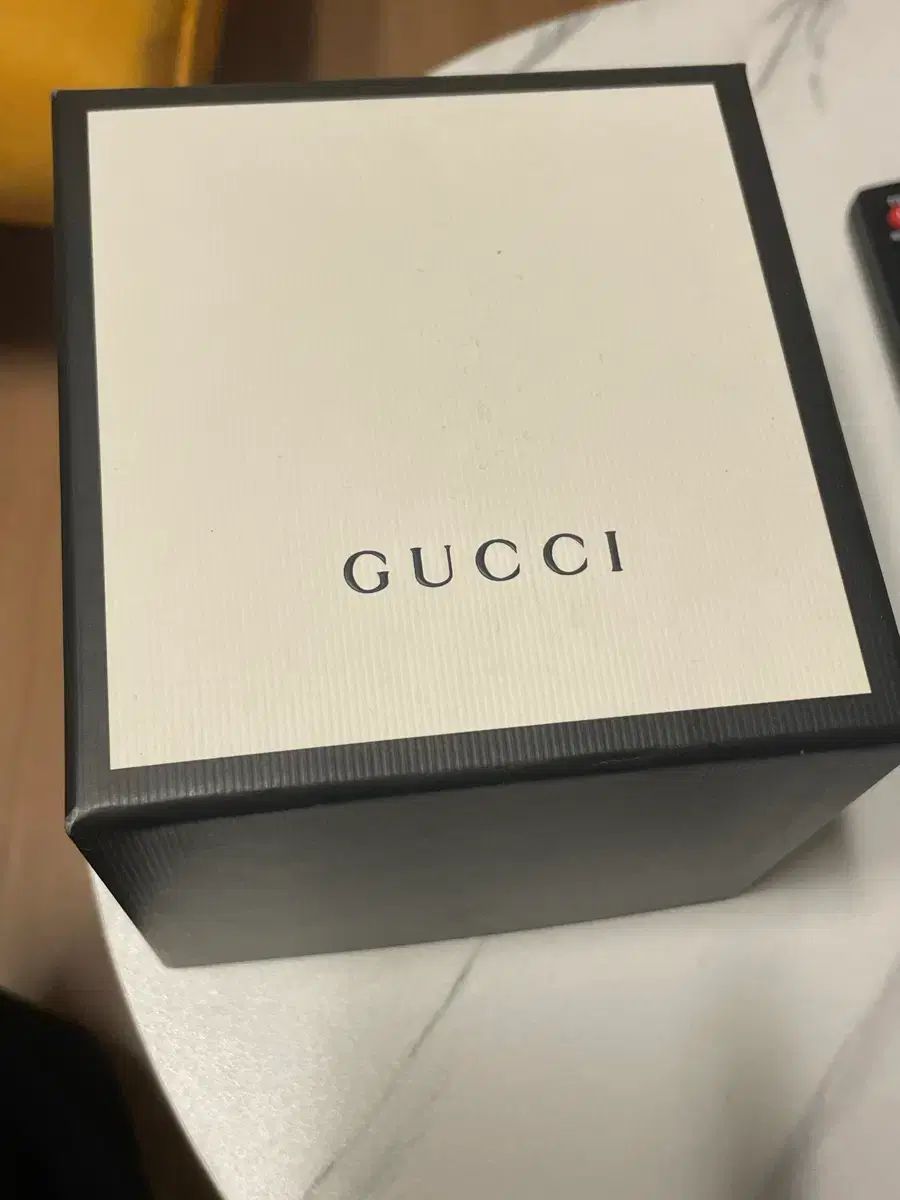  グッチ タイガー 刺繍 時計 ゴールド レザーベルト 時計