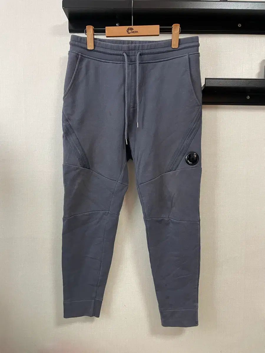 C P カンパニー レンズ ワッペン トレーナー ズボン S 80