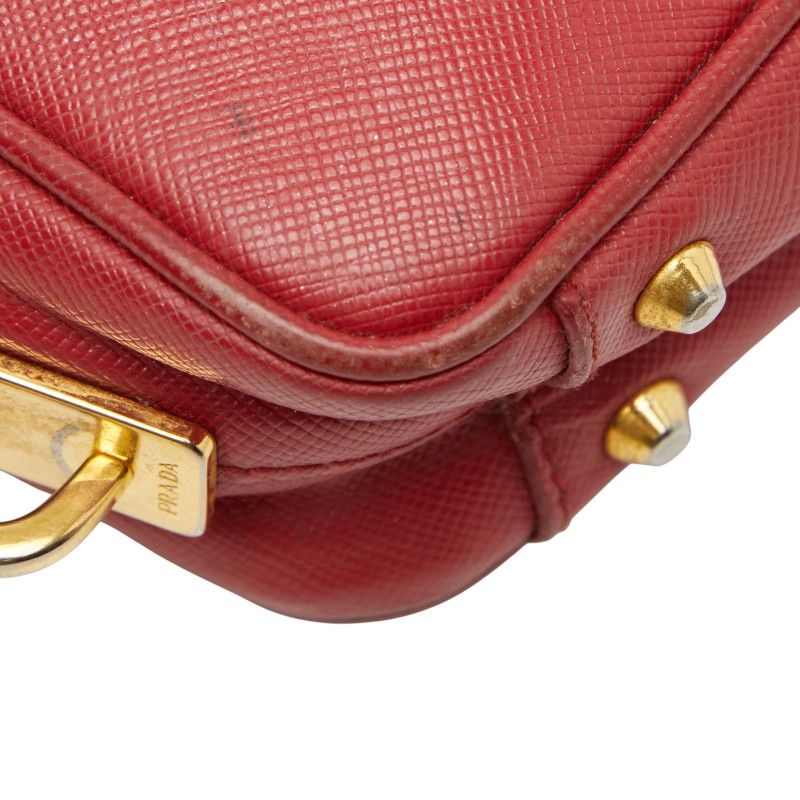 プラダ 三角ロゴプレート ラックス ミニ ショルダーバッグ