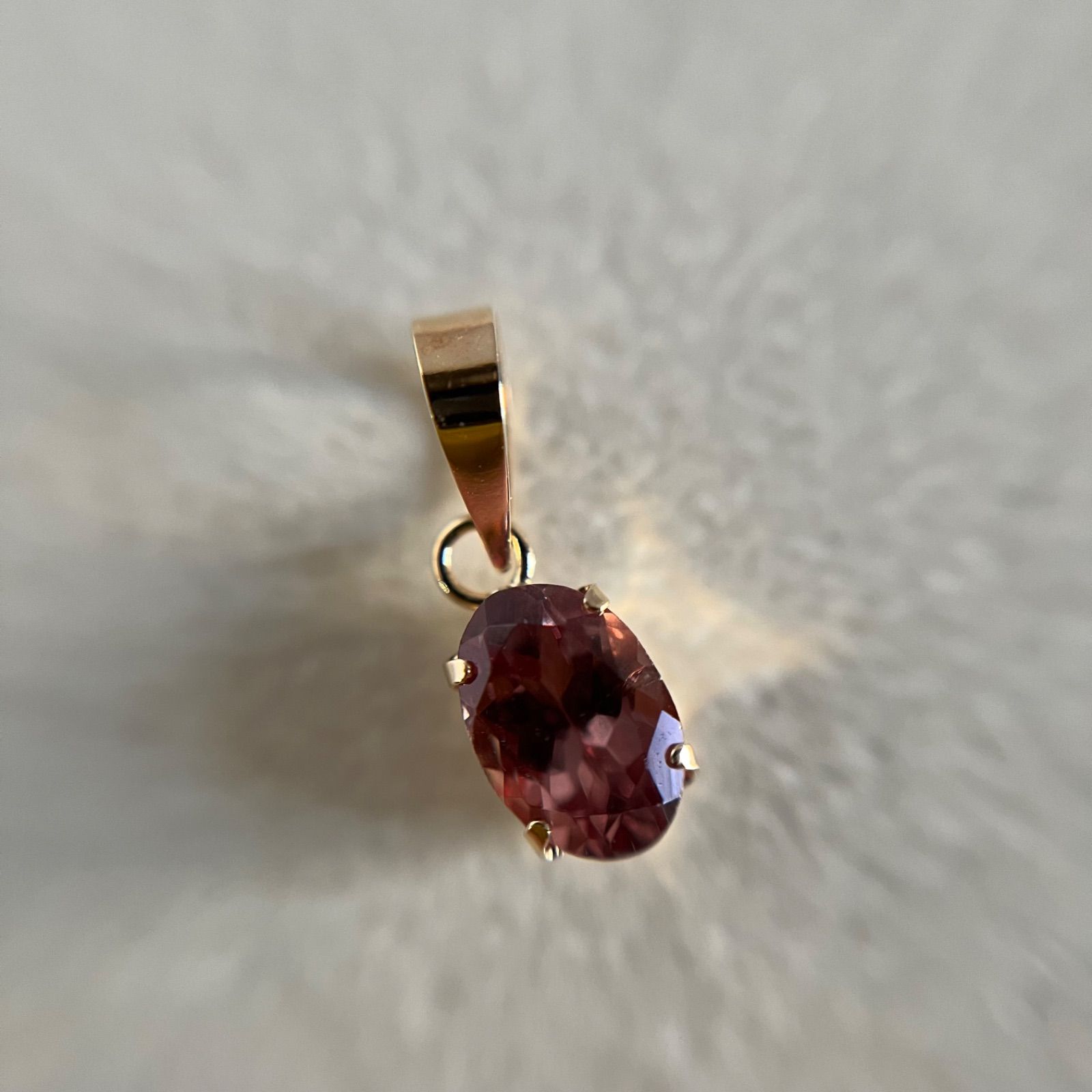 メルカリ市SALE　K18YG カラーチェンジガーネット 9.5号 K18 天然石カラーチェンジガーネット オーバル ペンダントトップ