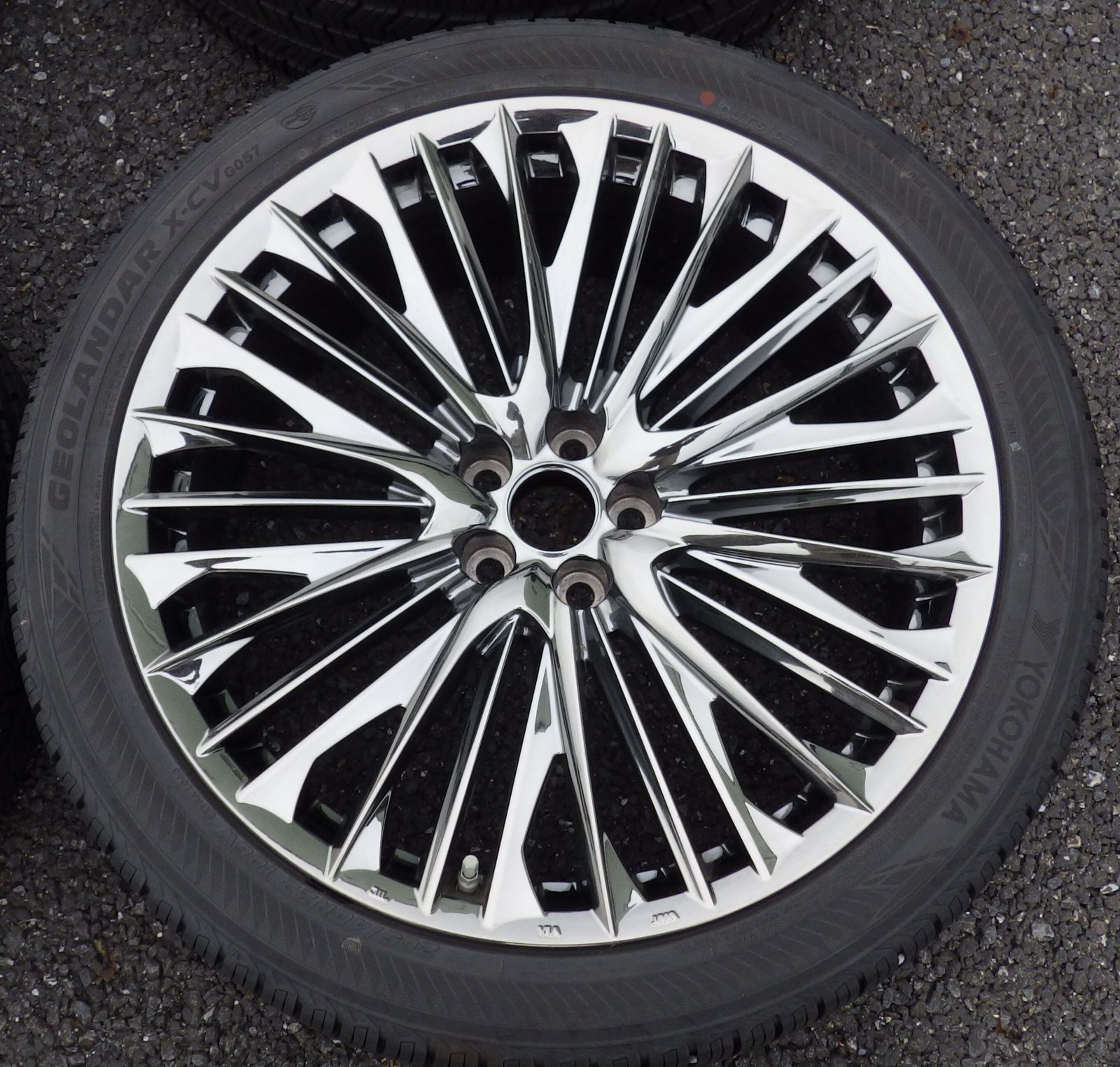 D 1647 AWタイヤ RX WALD ヴァルド ジェニュインライン F-001 22インチ X-CV G 057 265|40 R 22