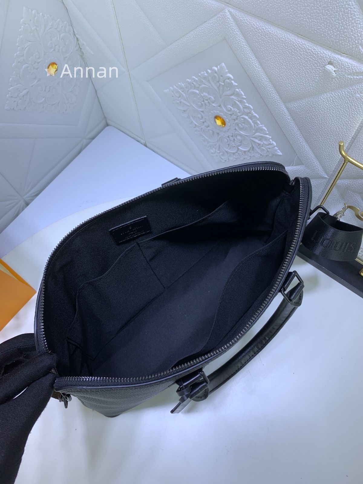 美品 LOUIS VUITTON ルイヴィトンメンズ ビジネスバッグ LV