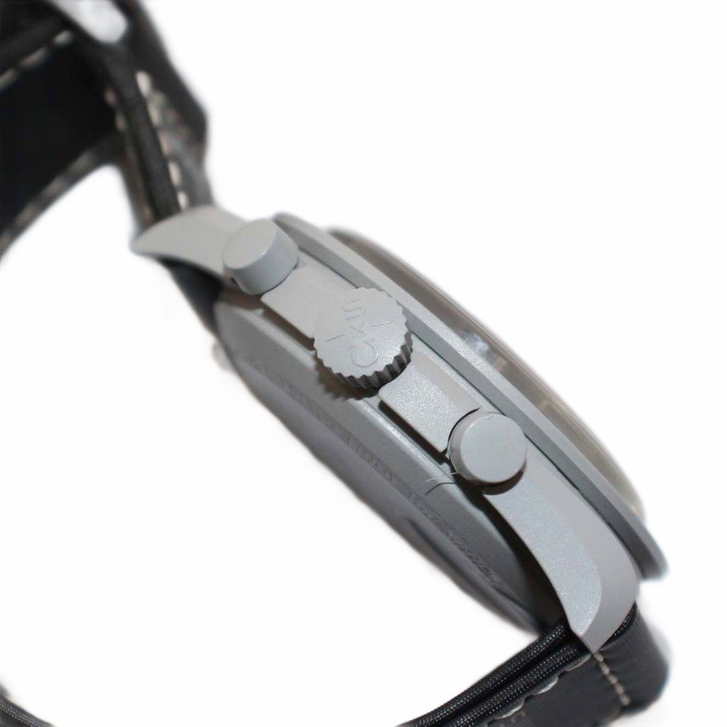 クオーツ グレー