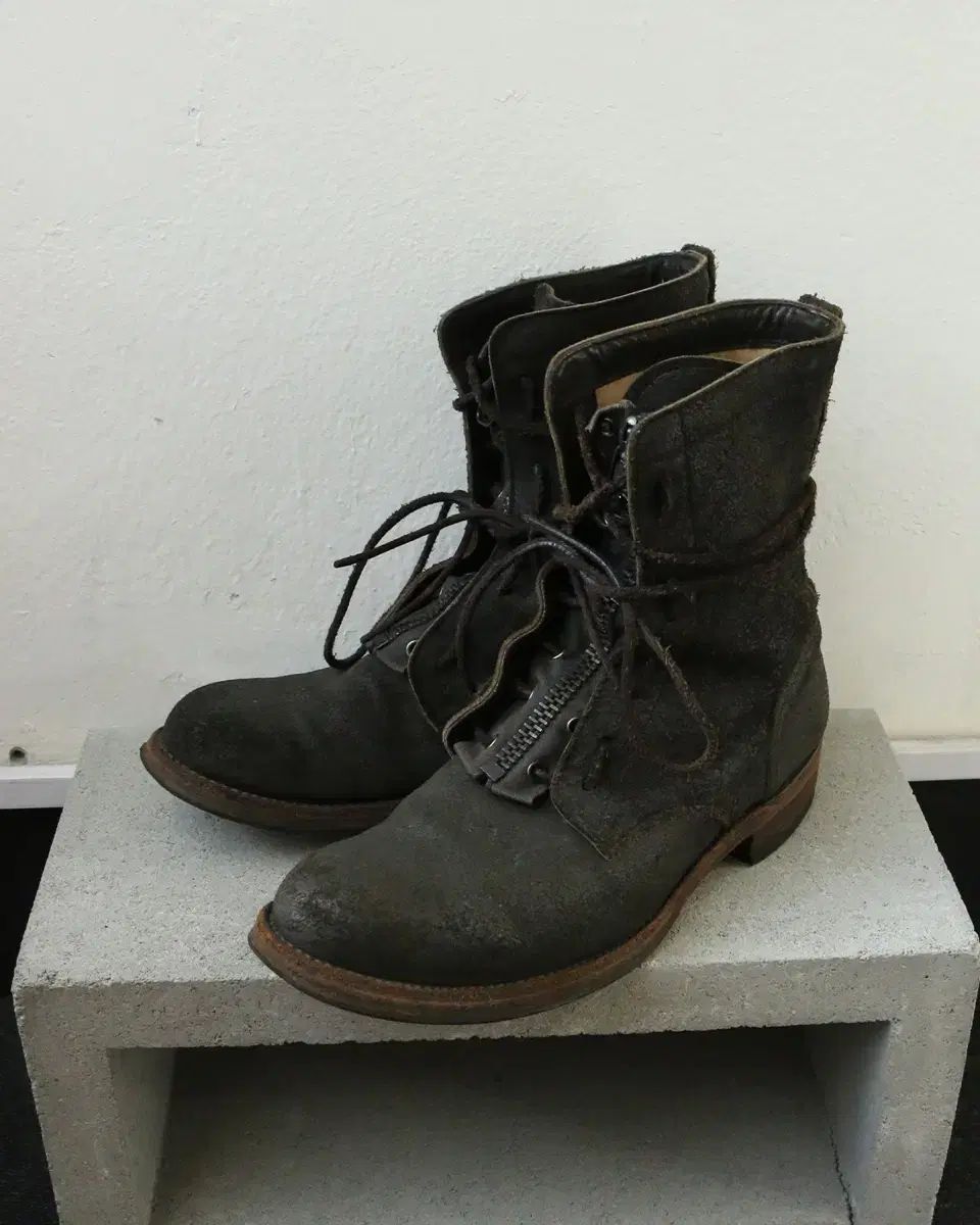 ヴィンテージ スウェード コンバット ブーツ