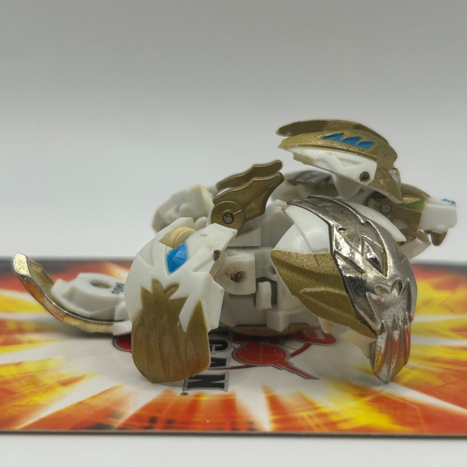 爆丸　護レオネス 護レオネス SHIELD LEONESS 光属性 爆TECH シルドデッキ : 爆丸