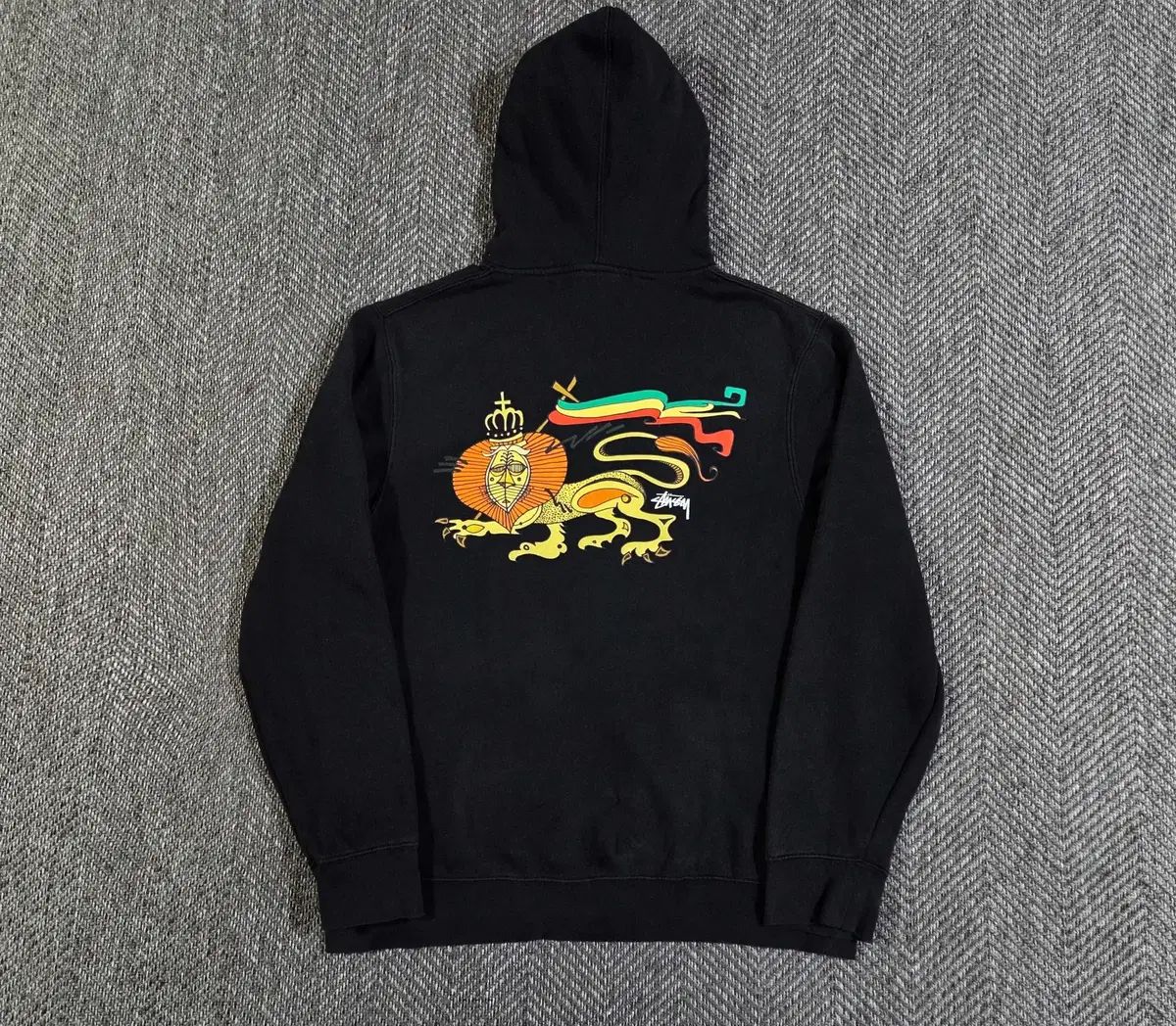 STUSSY ステューシー ライオン グラフィック WHO Tシャツ